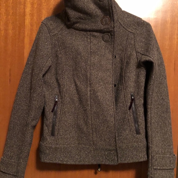 Lululemon coat - Picture 5 of 6
